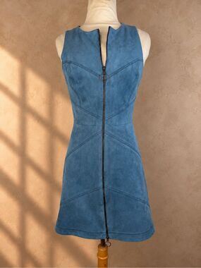 BCBGMAXAZRIA Size 6 Alaina Blue Faux Suede Zip Front Mini Dress